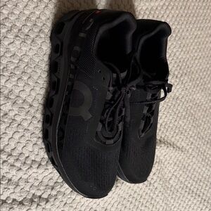 Men’s size 8.5 Black Athletic Running Shoes NEW no box